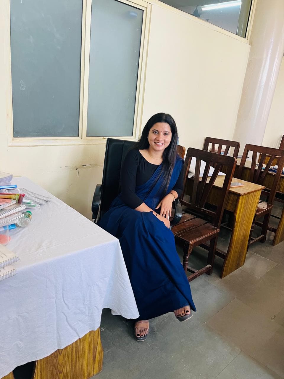 Tanuja Singh teaching in the classroom